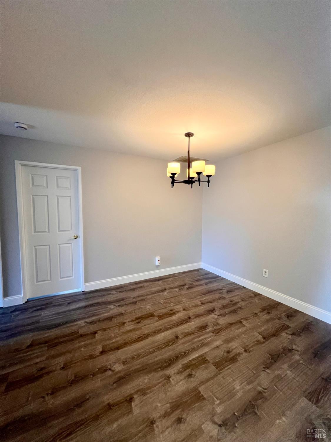 Detail Gallery Image 17 of 25 For 1569 Golf Course Dr, Rohnert Park,  CA 94928 - 3 Beds | 2 Baths