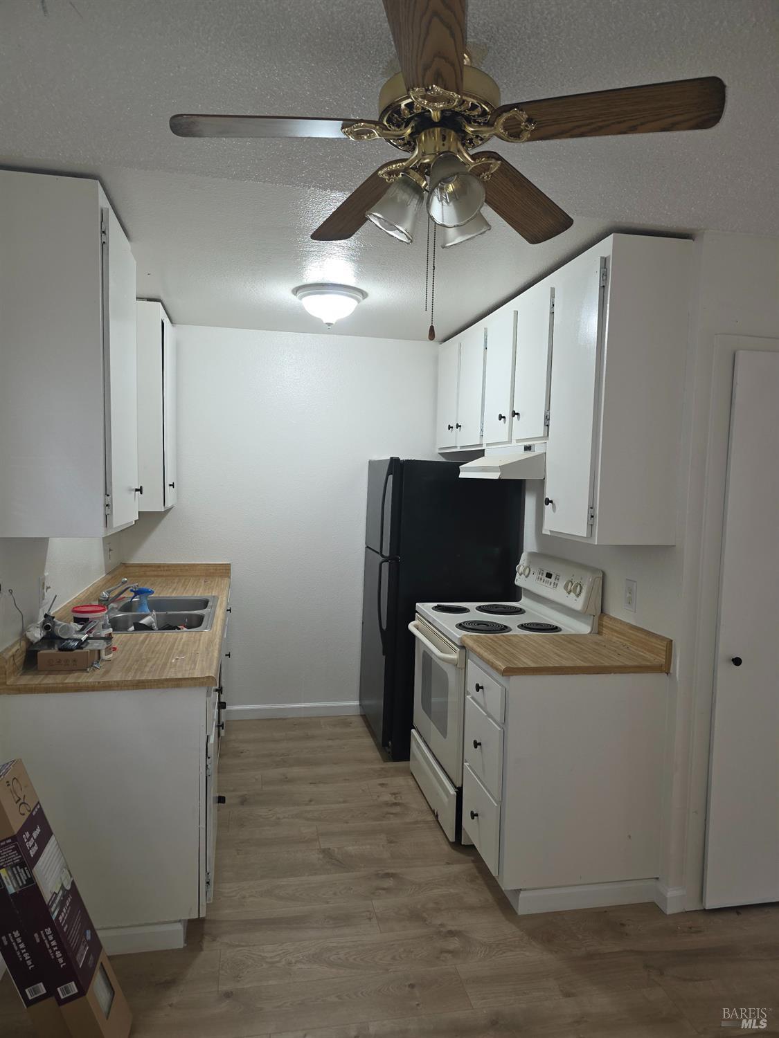 Detail Gallery Image 2 of 5 For 1300 Pine St #6,  Calistoga,  CA 94515 - 1 Beds | 1 Baths