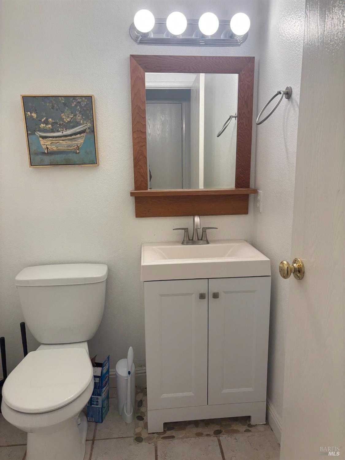 Detail Gallery Image 6 of 12 For 221 College View Dr, Rohnert Park,  CA 94928 - 3 Beds | 1/1 Baths