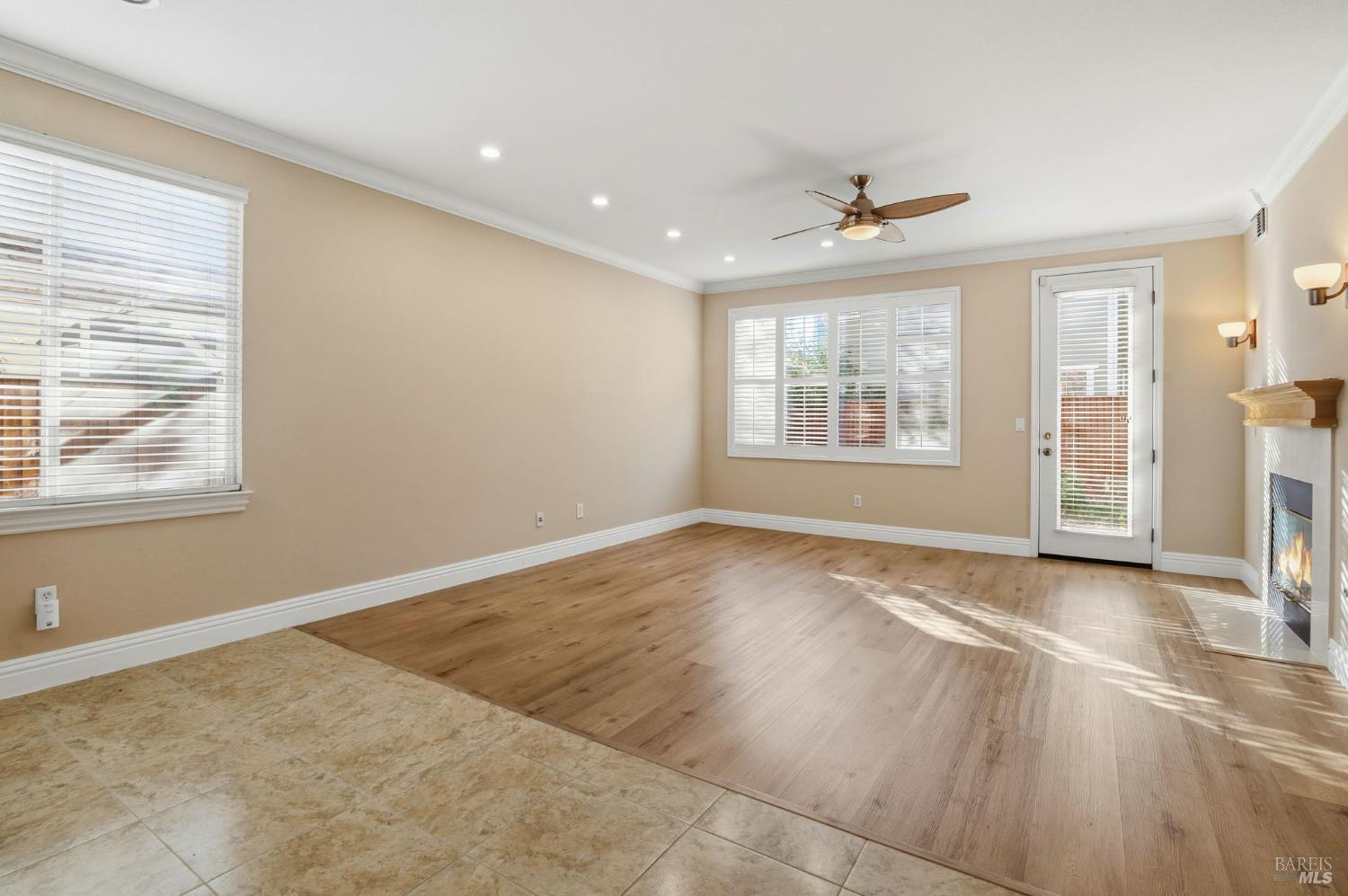 Detail Gallery Image 12 of 44 For 425 Dawson Creek Dr, Fairfield,  CA 94534 - 3 Beds | 2/1 Baths