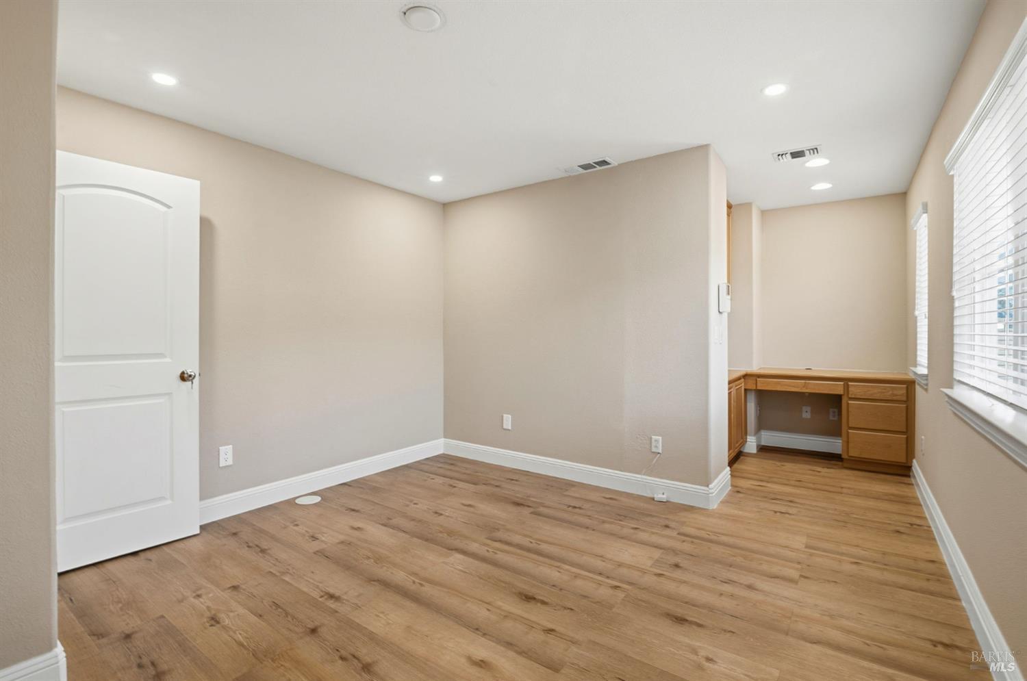 Detail Gallery Image 21 of 44 For 425 Dawson Creek Dr, Fairfield,  CA 94534 - 3 Beds | 2/1 Baths