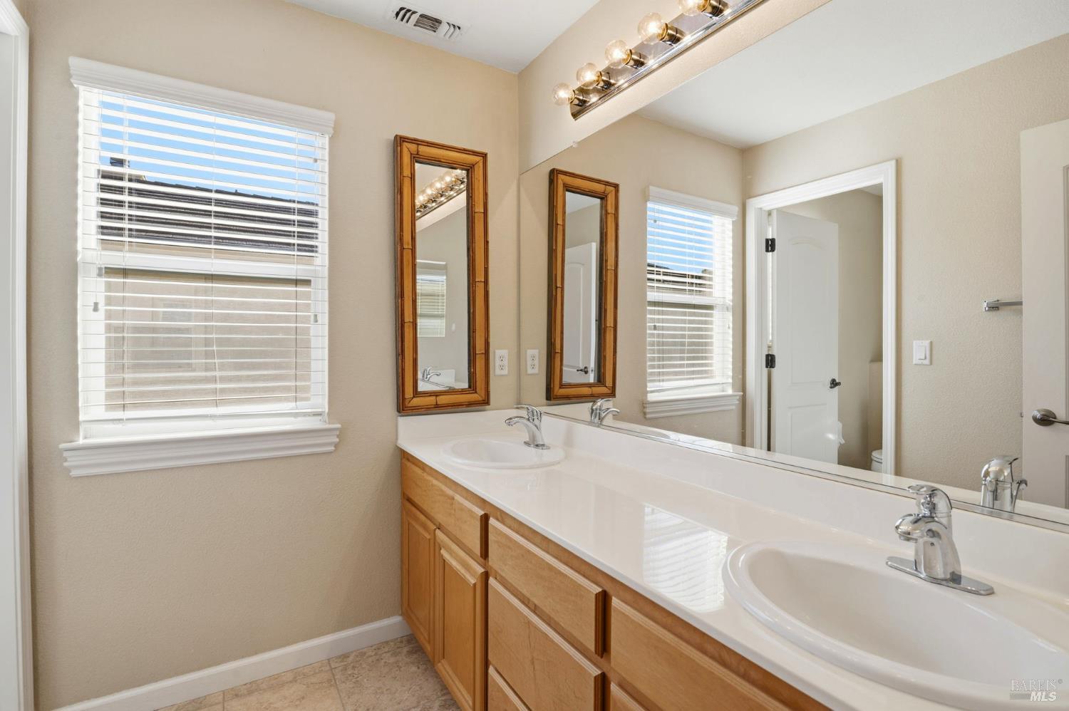 Detail Gallery Image 36 of 44 For 425 Dawson Creek Dr, Fairfield,  CA 94534 - 3 Beds | 2/1 Baths