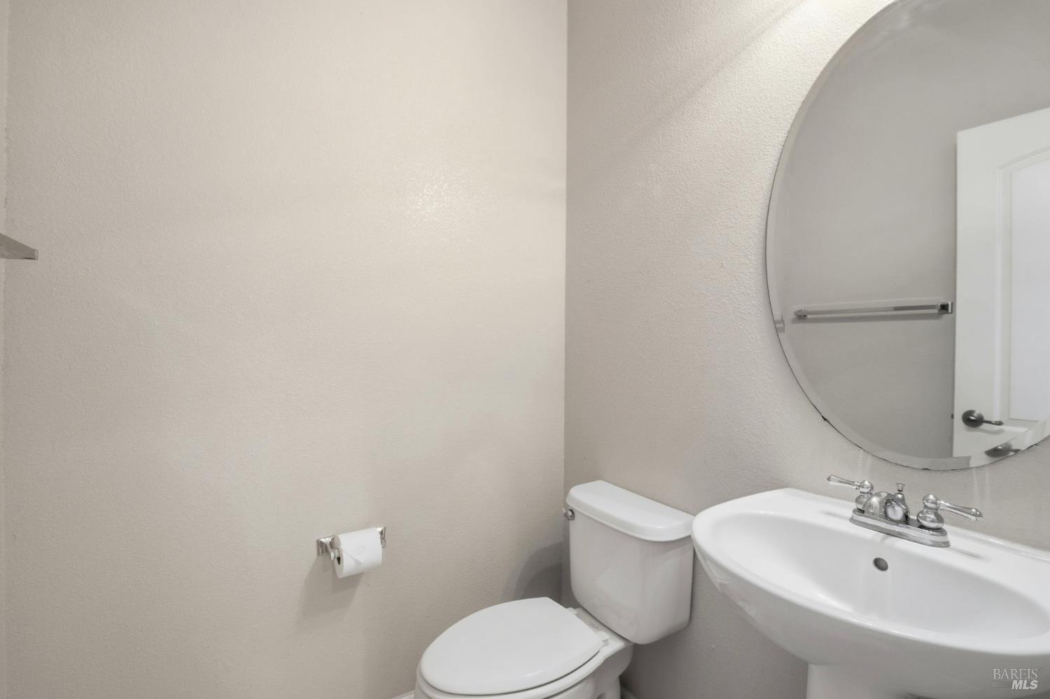 Detail Gallery Image 35 of 44 For 425 Dawson Creek Dr, Fairfield,  CA 94534 - 3 Beds | 2/1 Baths