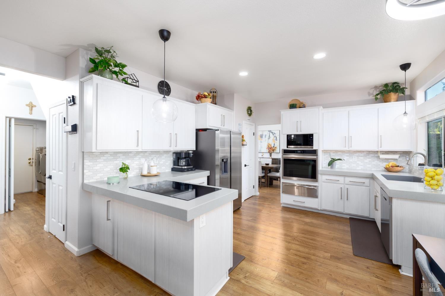 Detail Gallery Image 23 of 35 For 2480 Lemur St, Santa Rosa,  CA 95401 - 4 Beds | 3 Baths