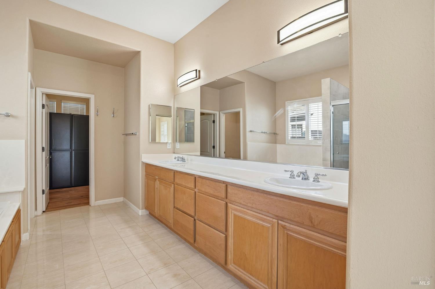 Detail Gallery Image 31 of 44 For 425 Dawson Creek Dr, Fairfield,  CA 94534 - 3 Beds | 2/1 Baths