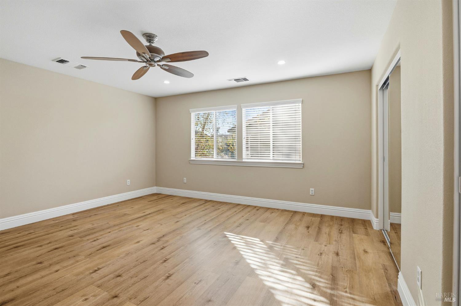 Detail Gallery Image 26 of 44 For 425 Dawson Creek Dr, Fairfield,  CA 94534 - 3 Beds | 2/1 Baths