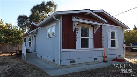 Detail Gallery Image 2 of 16 For 13331 1st St, Clearlake Oaks,  CA 95423 - 3 Beds | 2 Baths