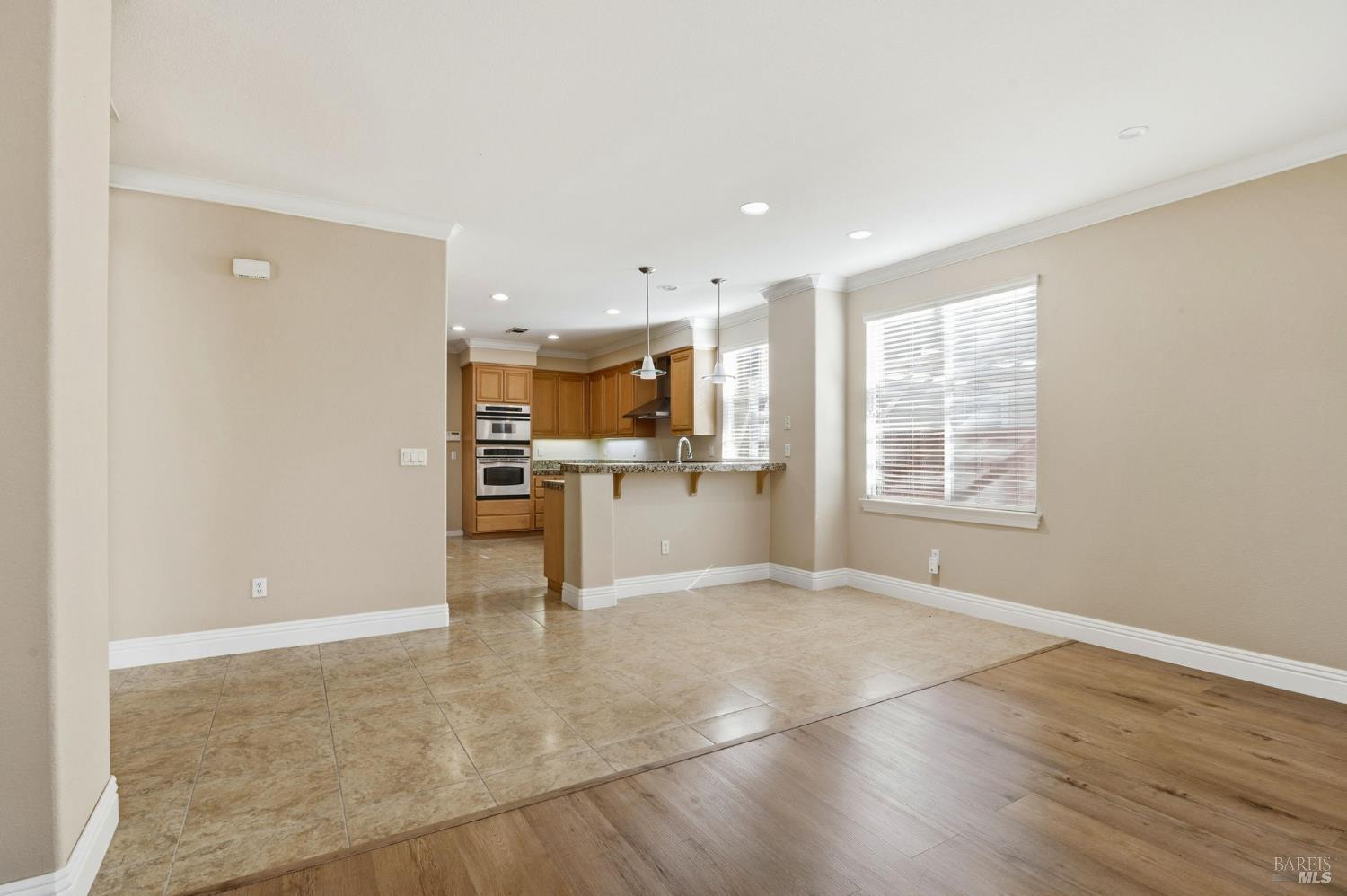 Detail Gallery Image 14 of 44 For 425 Dawson Creek Dr, Fairfield,  CA 94534 - 3 Beds | 2/1 Baths