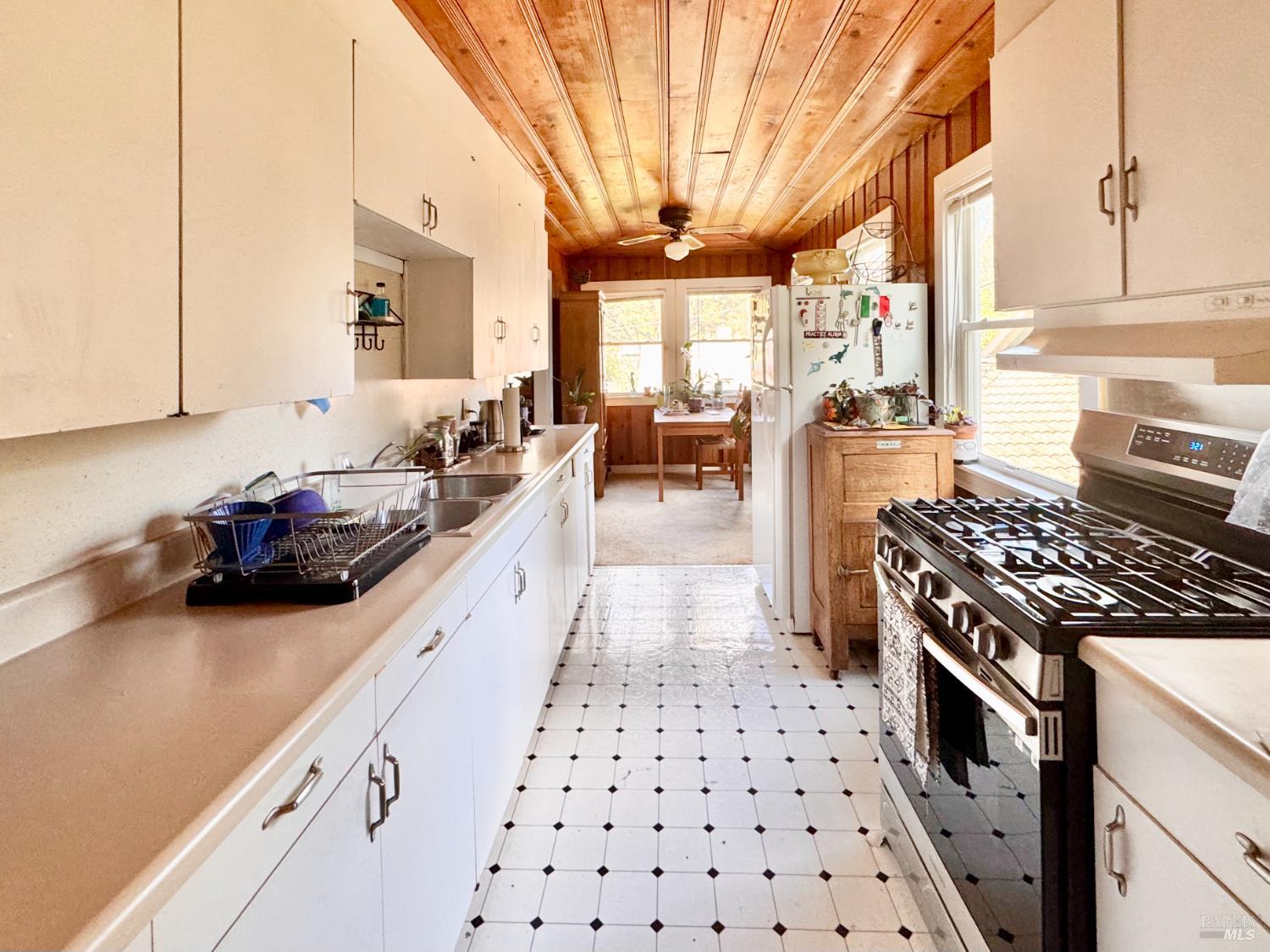 Detail Gallery Image 29 of 33 For 55 Park Rd, Fairfax,  CA 94930 - – Beds | – Baths