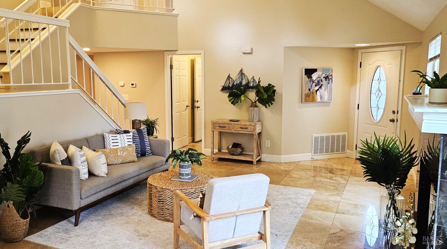 Detail Gallery Image 5 of 34 For 2591 Clipper Ln, Fairfield,  CA 94534 - 5 Beds | 3 Baths