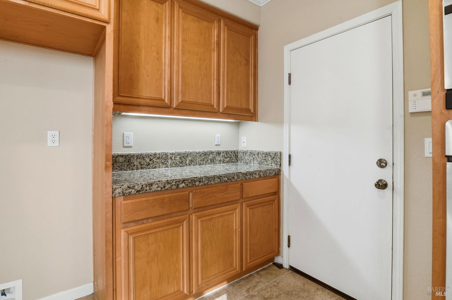 Detail Gallery Image 15 of 44 For 425 Dawson Creek Dr, Fairfield,  CA 94534 - 3 Beds | 2/1 Baths