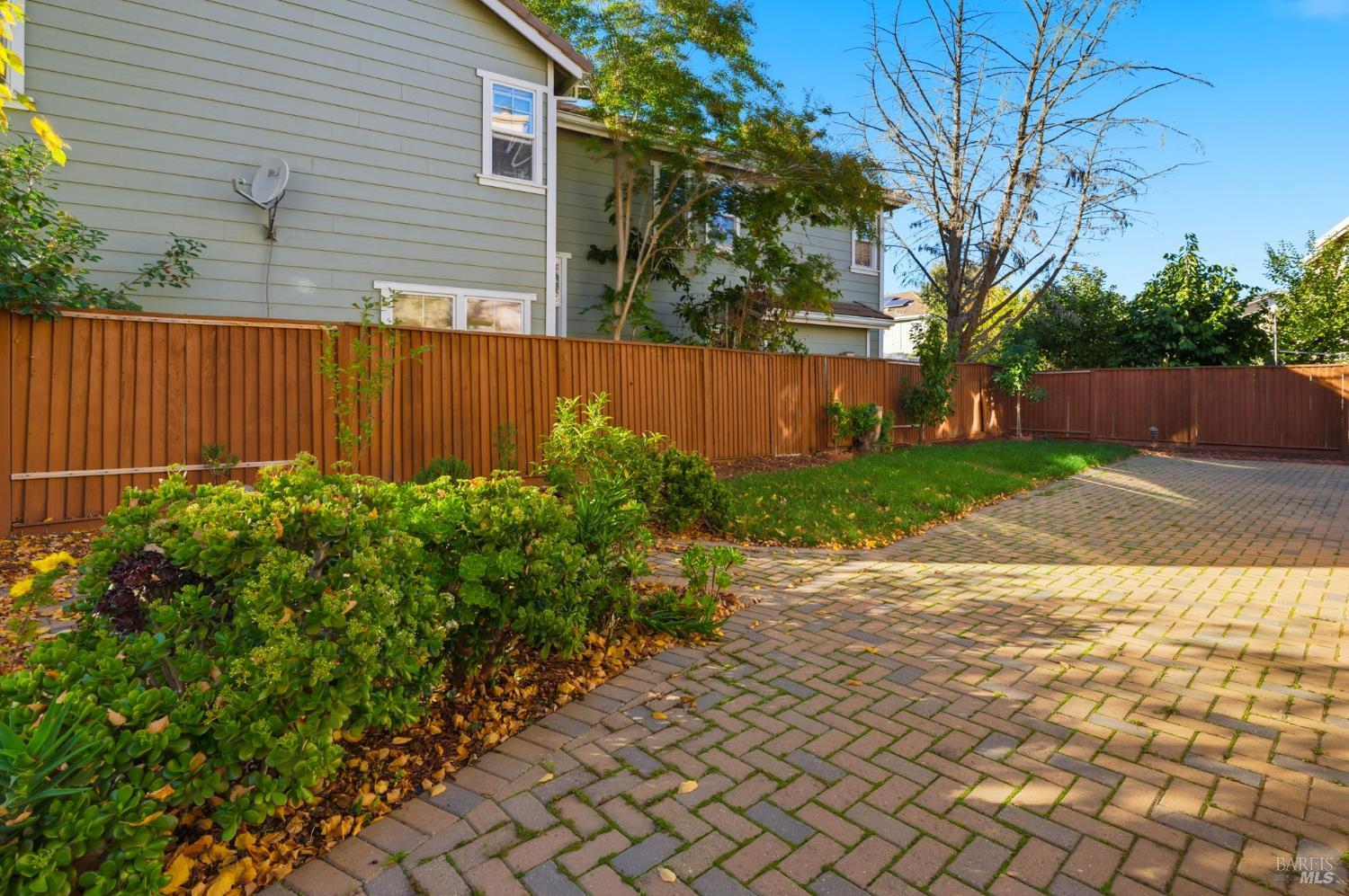 Detail Gallery Image 41 of 44 For 425 Dawson Creek Dr, Fairfield,  CA 94534 - 3 Beds | 2/1 Baths