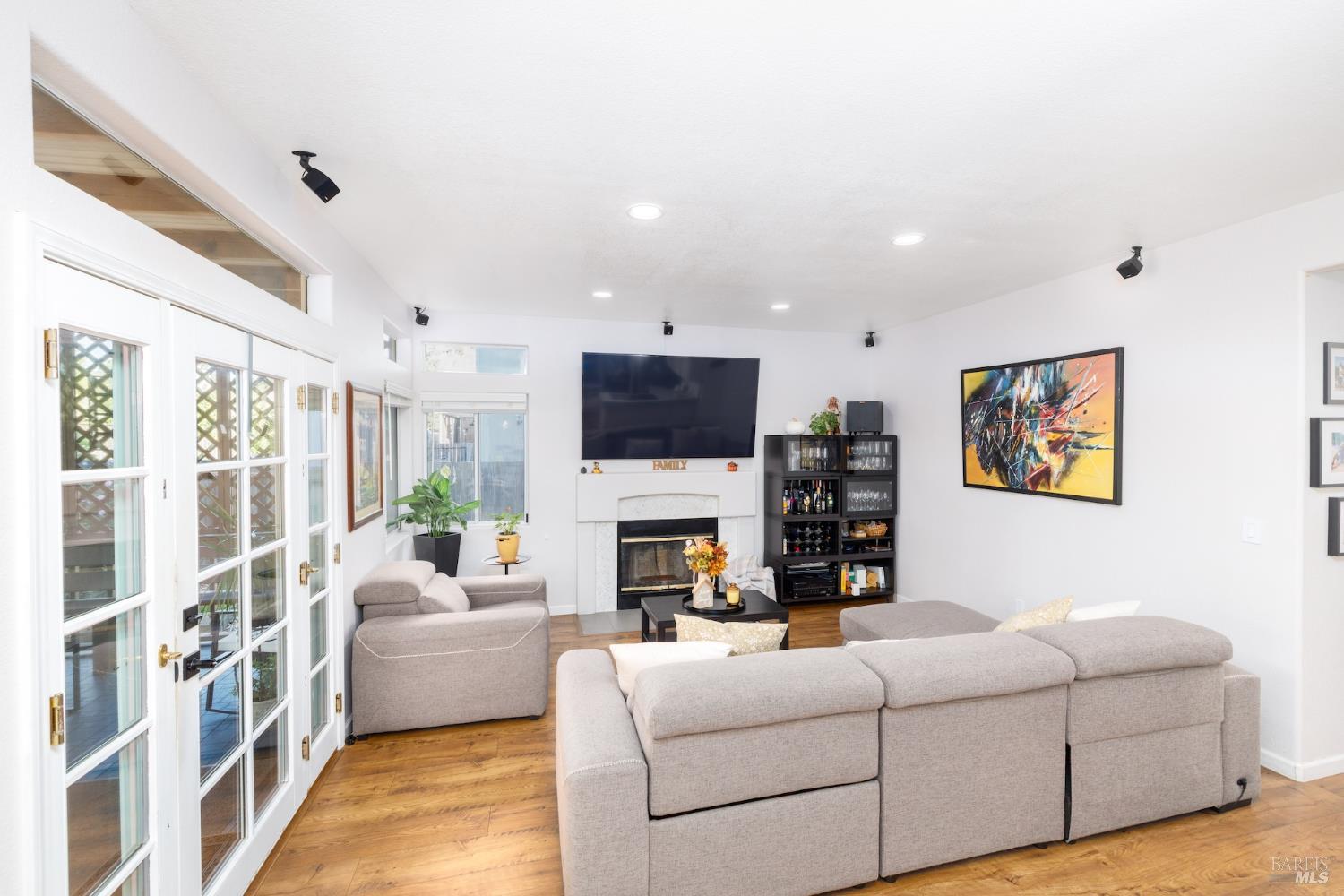 Detail Gallery Image 13 of 35 For 2480 Lemur St, Santa Rosa,  CA 95401 - 4 Beds | 3 Baths