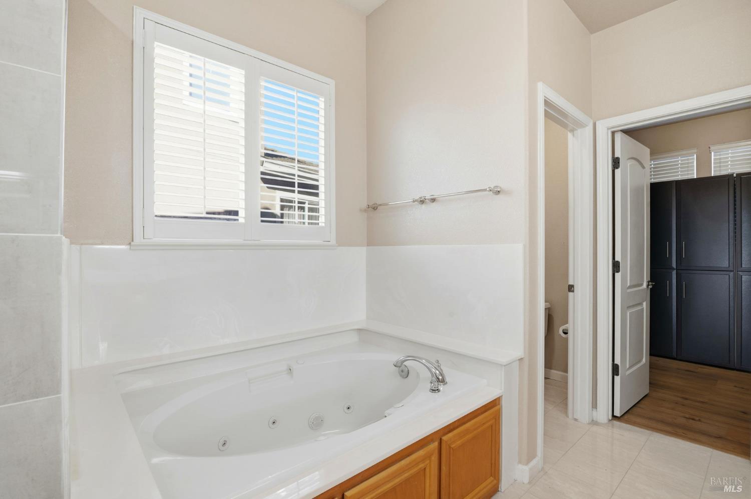 Detail Gallery Image 30 of 44 For 425 Dawson Creek Dr, Fairfield,  CA 94534 - 3 Beds | 2/1 Baths