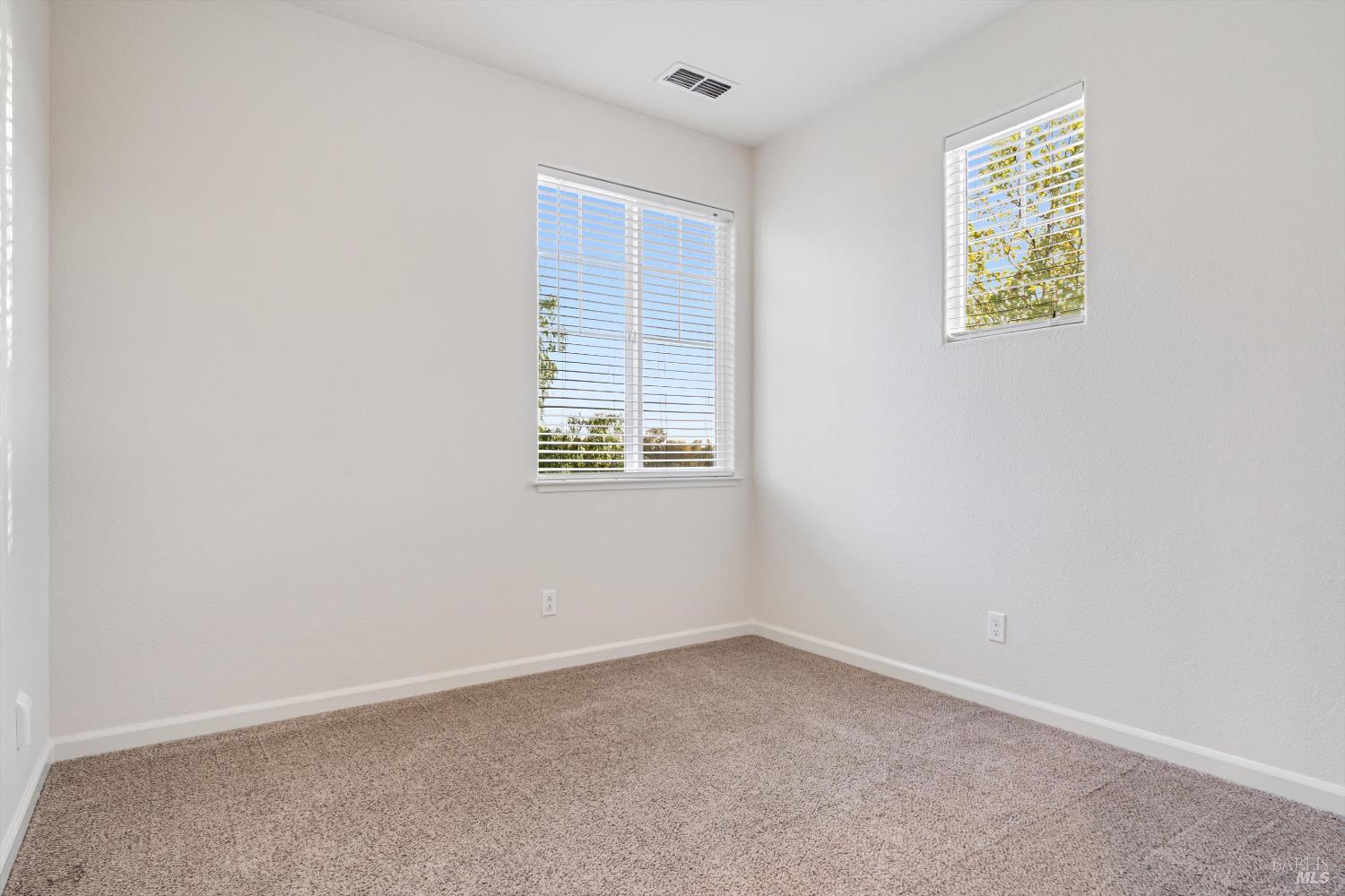 Detail Gallery Image 11 of 28 For 4348 Doolittle St, Santa Rosa,  CA 95407 - 4 Beds | 2/1 Baths