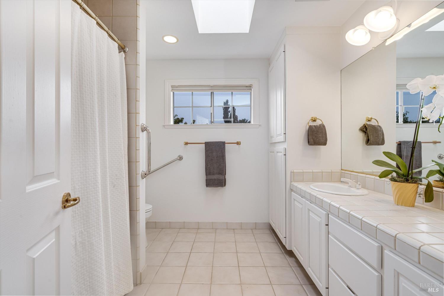 Detail Gallery Image 21 of 36 For 760 5th St, Sonoma,  CA 95476 - 3 Beds | 2/1 Baths