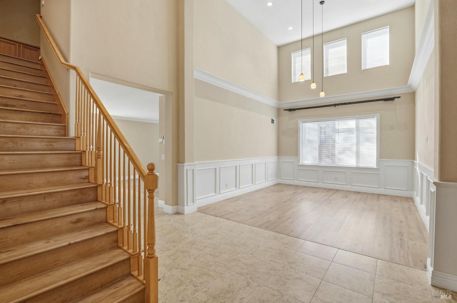 Detail Gallery Image 3 of 44 For 425 Dawson Creek Dr, Fairfield,  CA 94534 - 3 Beds | 2/1 Baths