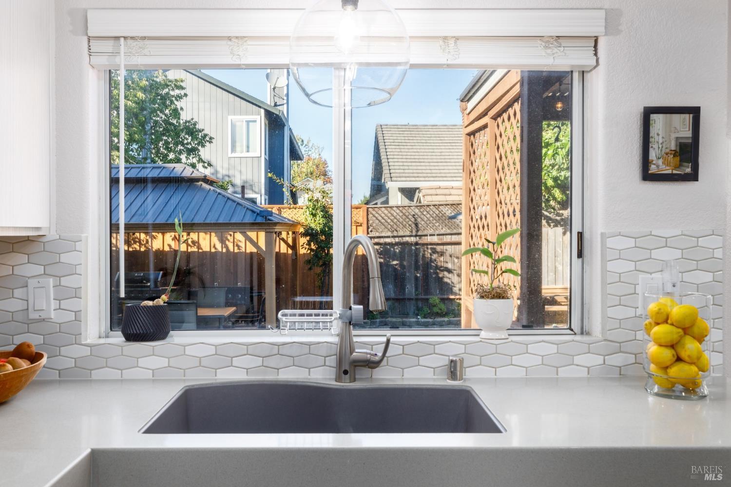 Detail Gallery Image 10 of 35 For 2480 Lemur St, Santa Rosa,  CA 95401 - 4 Beds | 3 Baths