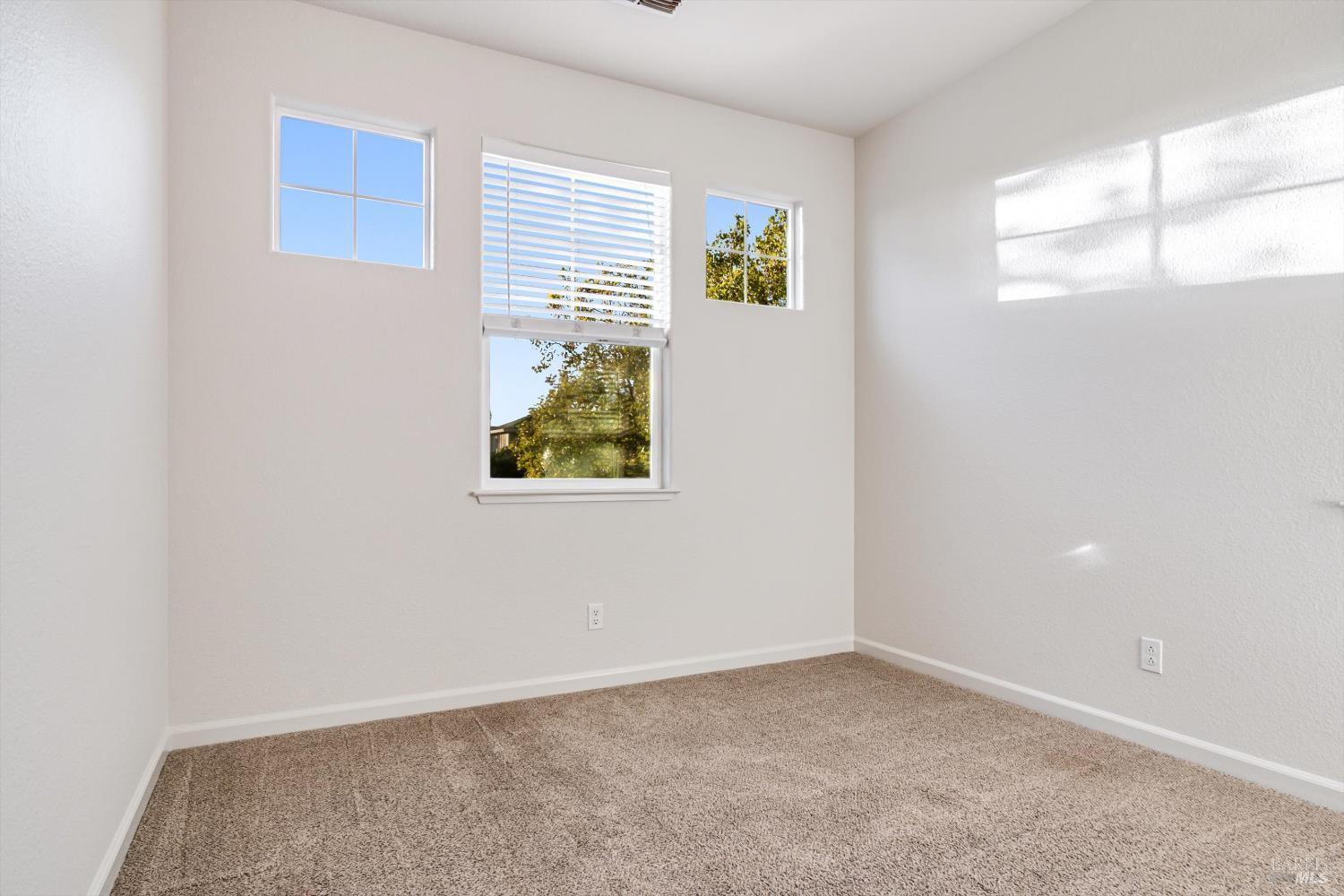 Detail Gallery Image 10 of 28 For 4348 Doolittle St, Santa Rosa,  CA 95407 - 4 Beds | 2/1 Baths