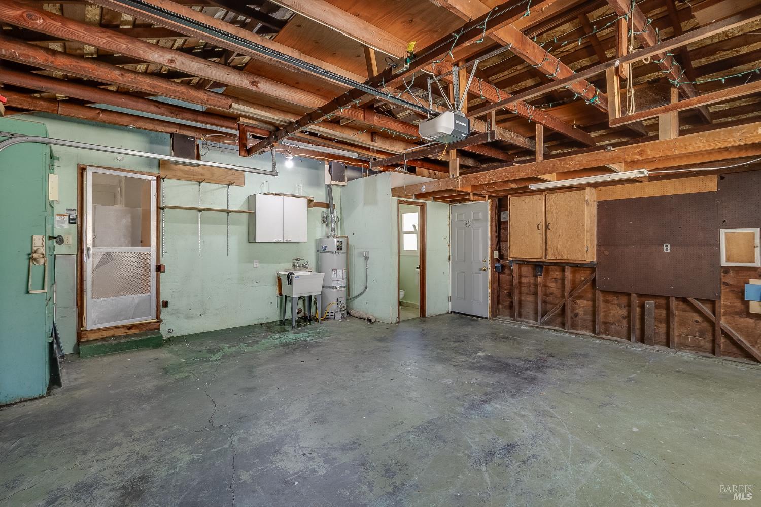 Detail Gallery Image 23 of 38 For 335 Hermosa Ave, Vallejo,  CA 94589 - 3 Beds | 1/1 Baths