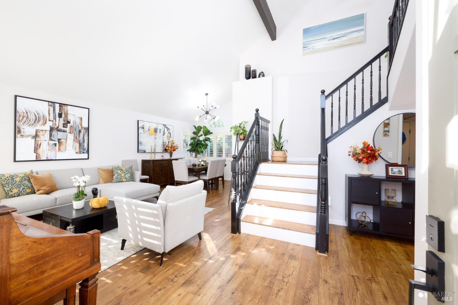 Detail Gallery Image 4 of 35 For 2480 Lemur St, Santa Rosa,  CA 95401 - 4 Beds | 3 Baths