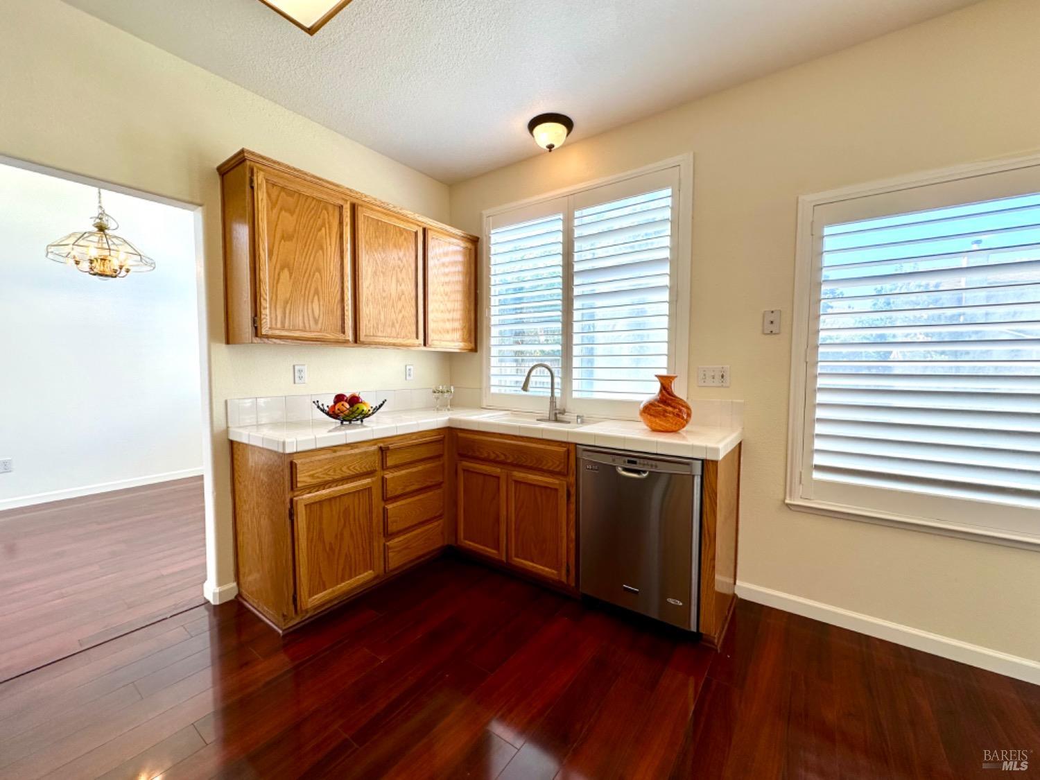 Detail Gallery Image 28 of 68 For 622 Stonehenge Ct, Fairfield,  CA 94534 - 5 Beds | 3 Baths