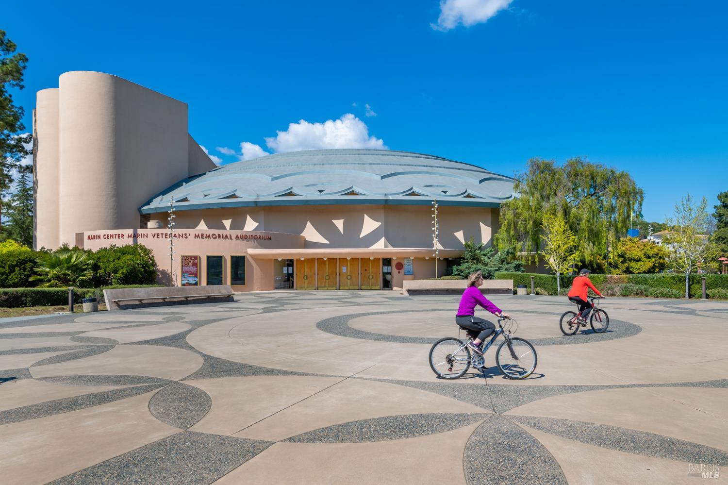 Detail Gallery Image 17 of 17 For 19 Tarrant Ct, San Rafael,  CA 94903 - 3 Beds | 2 Baths