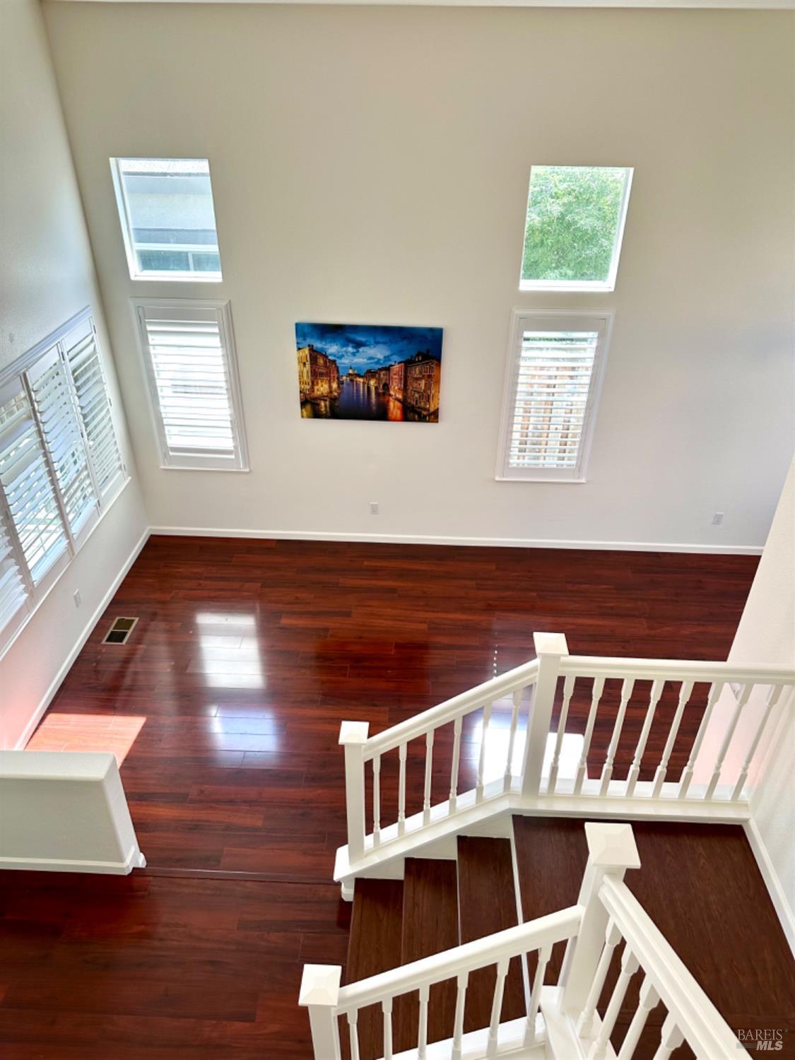 Detail Gallery Image 12 of 68 For 622 Stonehenge Ct, Fairfield,  CA 94534 - 5 Beds | 3 Baths