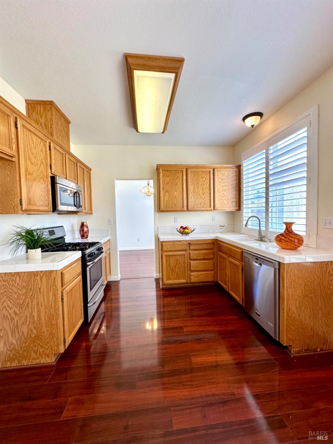 Detail Gallery Image 24 of 68 For 622 Stonehenge Ct, Fairfield,  CA 94534 - 5 Beds | 3 Baths