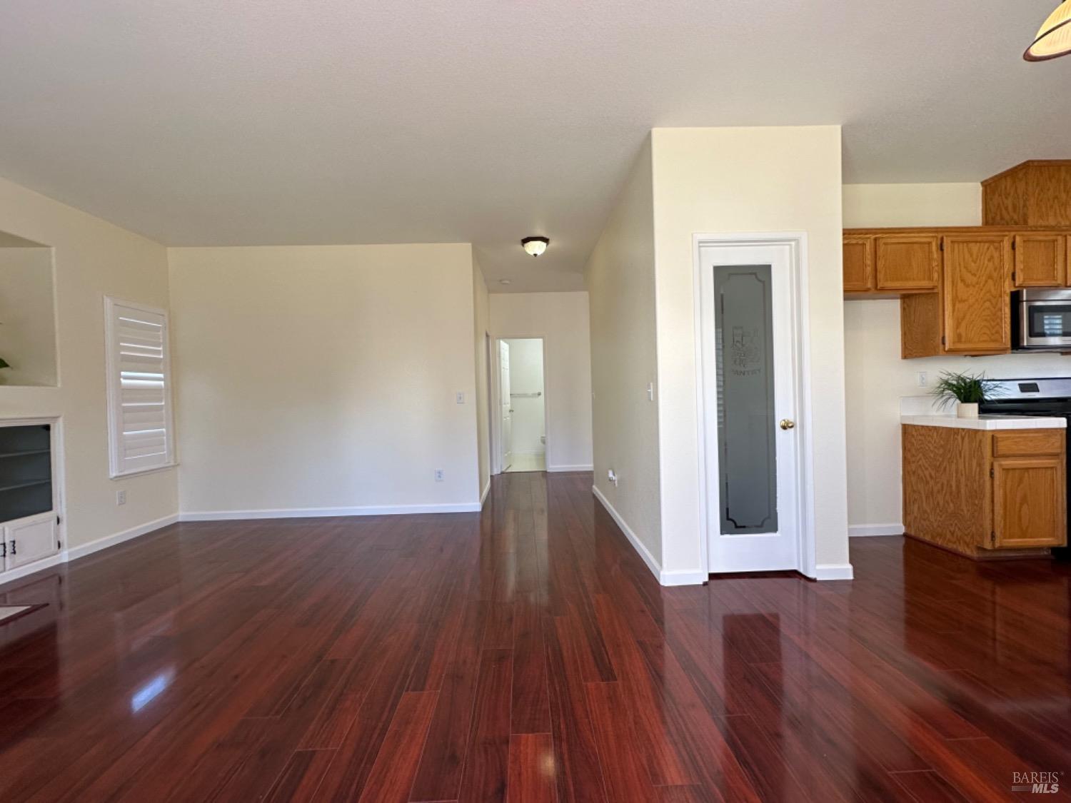 Detail Gallery Image 19 of 68 For 622 Stonehenge Ct, Fairfield,  CA 94534 - 5 Beds | 3 Baths