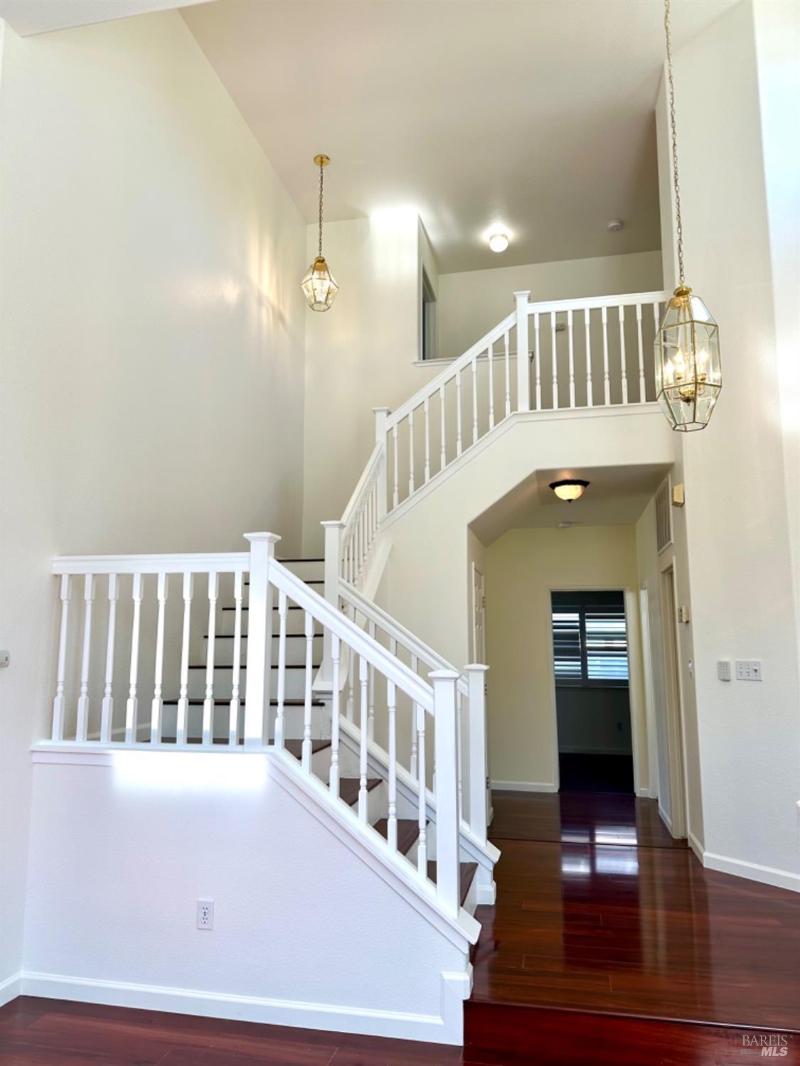 Detail Gallery Image 14 of 68 For 622 Stonehenge Ct, Fairfield,  CA 94534 - 5 Beds | 3 Baths