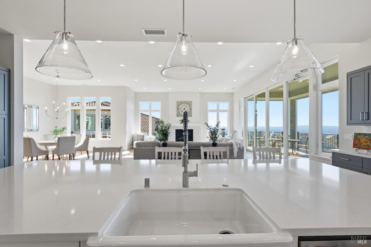 Detail Gallery Image 16 of 48 For 3945 Parker Hill Rd, Santa Rosa,  CA 95404 - 4 Beds | 4/1 Baths