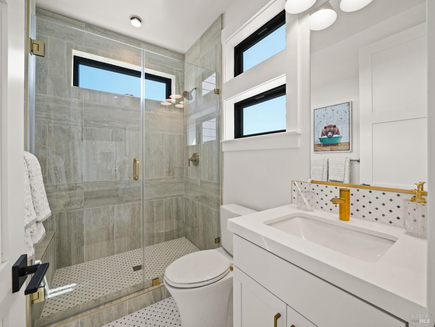 Detail Gallery Image 38 of 53 For 110 Erin Ct, San Rafael,  CA 94903 - 4 Beds | 4/1 Baths