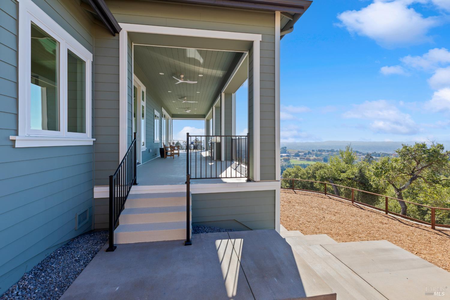 Detail Gallery Image 38 of 48 For 3945 Parker Hill Rd, Santa Rosa,  CA 95404 - 4 Beds | 4/1 Baths