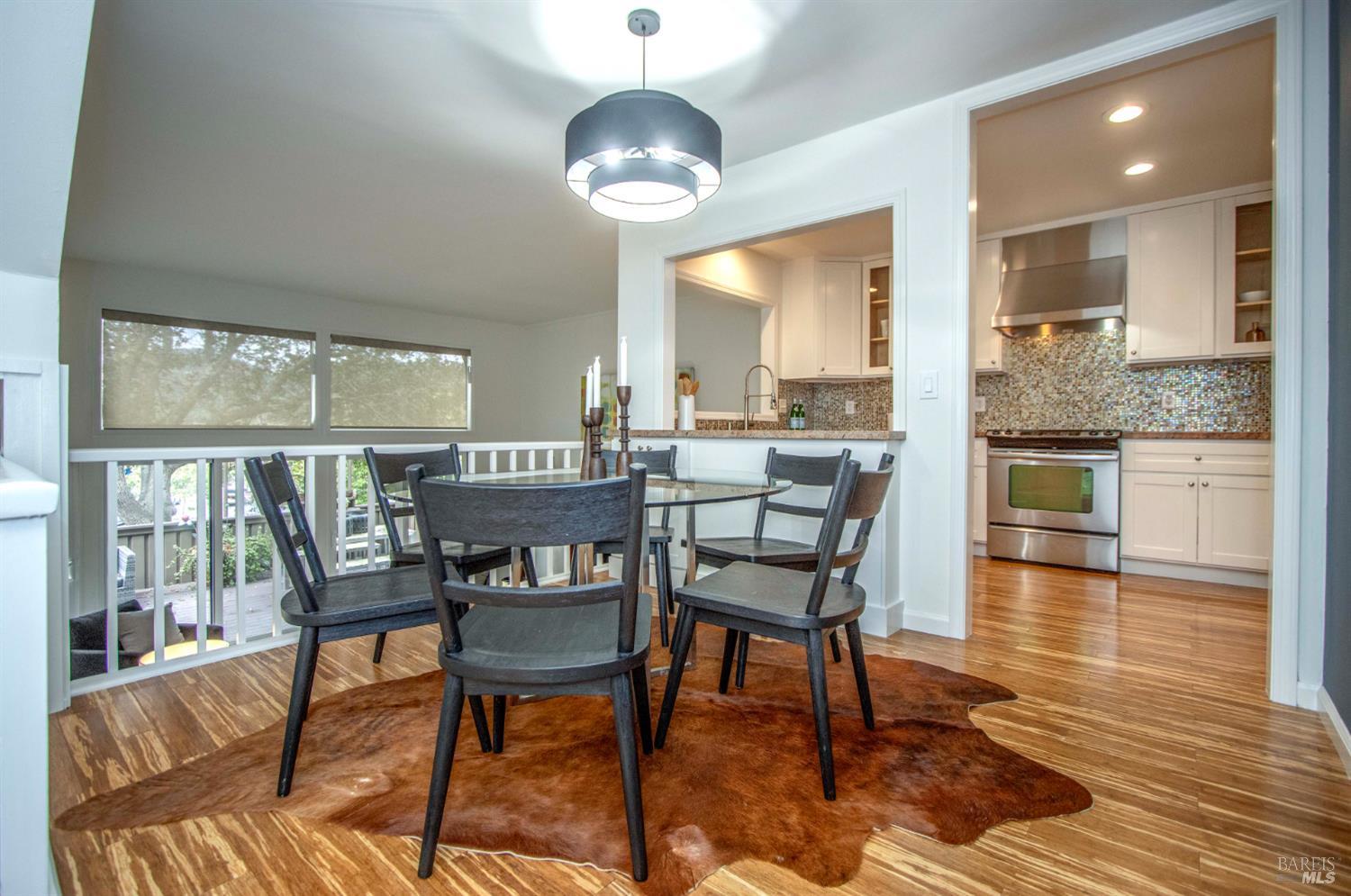 Detail Gallery Image 14 of 46 For 235 Knollwood Dr, San Rafael,  CA 94901 - 3 Beds | 2/1 Baths