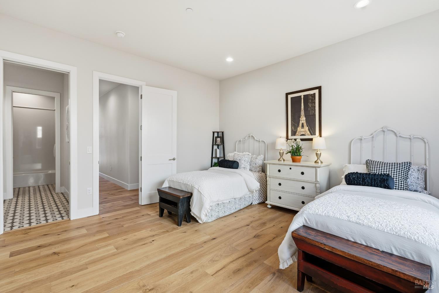 Detail Gallery Image 26 of 48 For 3945 Parker Hill Rd, Santa Rosa,  CA 95404 - 4 Beds | 4/1 Baths