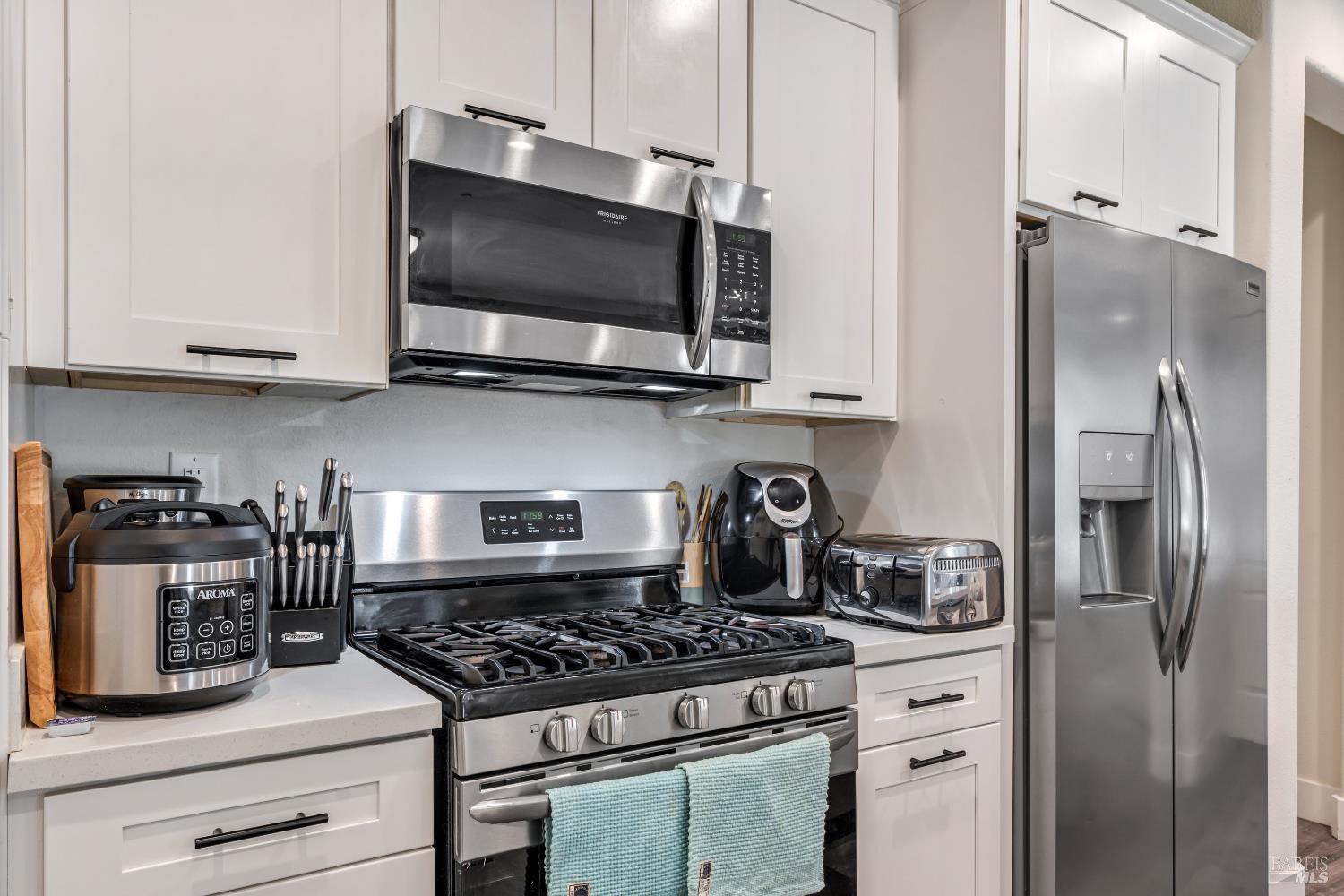 Detail Gallery Image 14 of 23 For 2666 Se Franz Kafka Ave, Santa Rosa,  CA 95404 - 3 Beds | 2 Baths