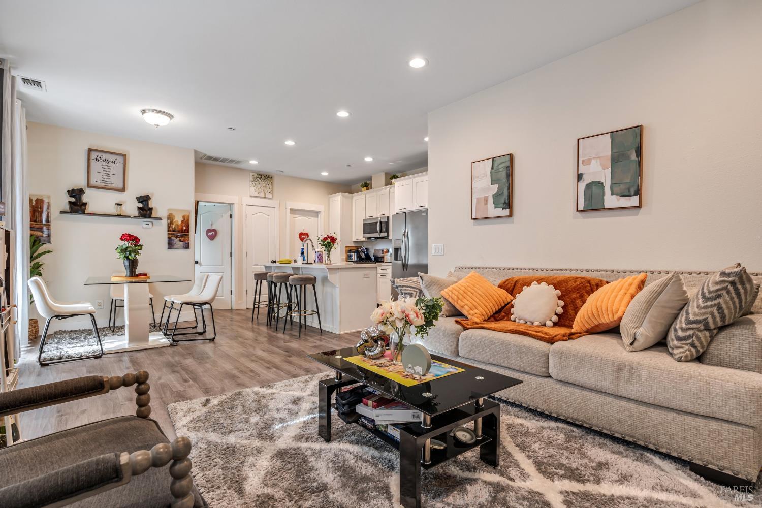 Detail Gallery Image 20 of 23 For 2666 Se Franz Kafka Ave, Santa Rosa,  CA 95404 - 3 Beds | 2 Baths