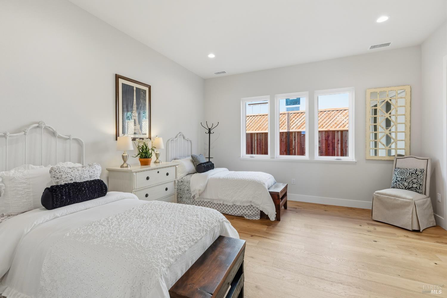 Detail Gallery Image 25 of 48 For 3945 Parker Hill Rd, Santa Rosa,  CA 95404 - 4 Beds | 4/1 Baths