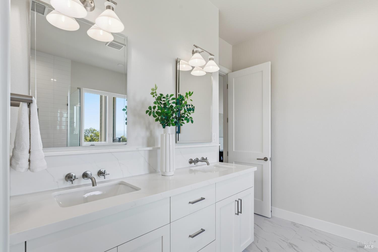 Detail Gallery Image 33 of 48 For 3945 Parker Hill Rd, Santa Rosa,  CA 95404 - 4 Beds | 4/1 Baths