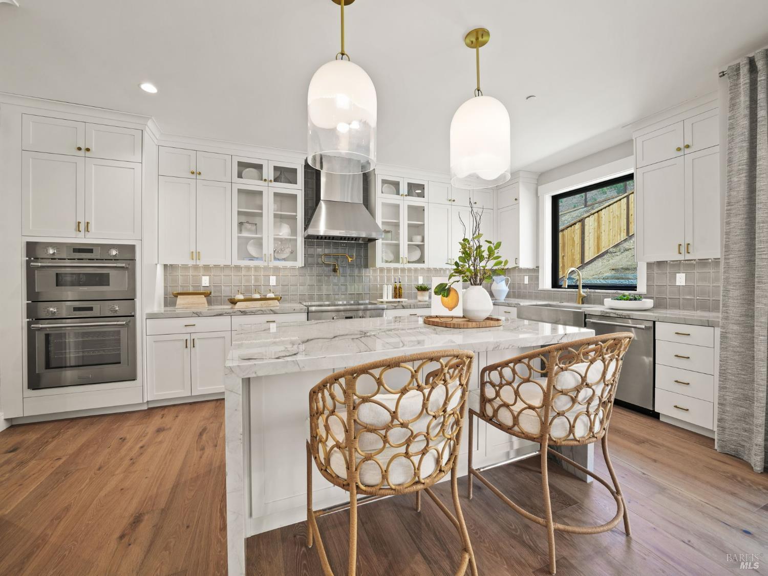 Detail Gallery Image 33 of 53 For 110 Erin Ct, San Rafael,  CA 94903 - 4 Beds | 4/1 Baths