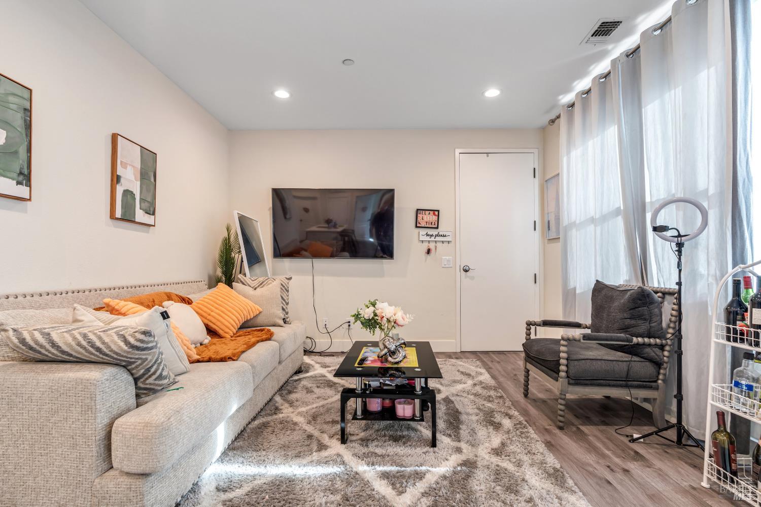 Detail Gallery Image 22 of 23 For 2666 Se Franz Kafka Ave, Santa Rosa,  CA 95404 - 3 Beds | 2 Baths