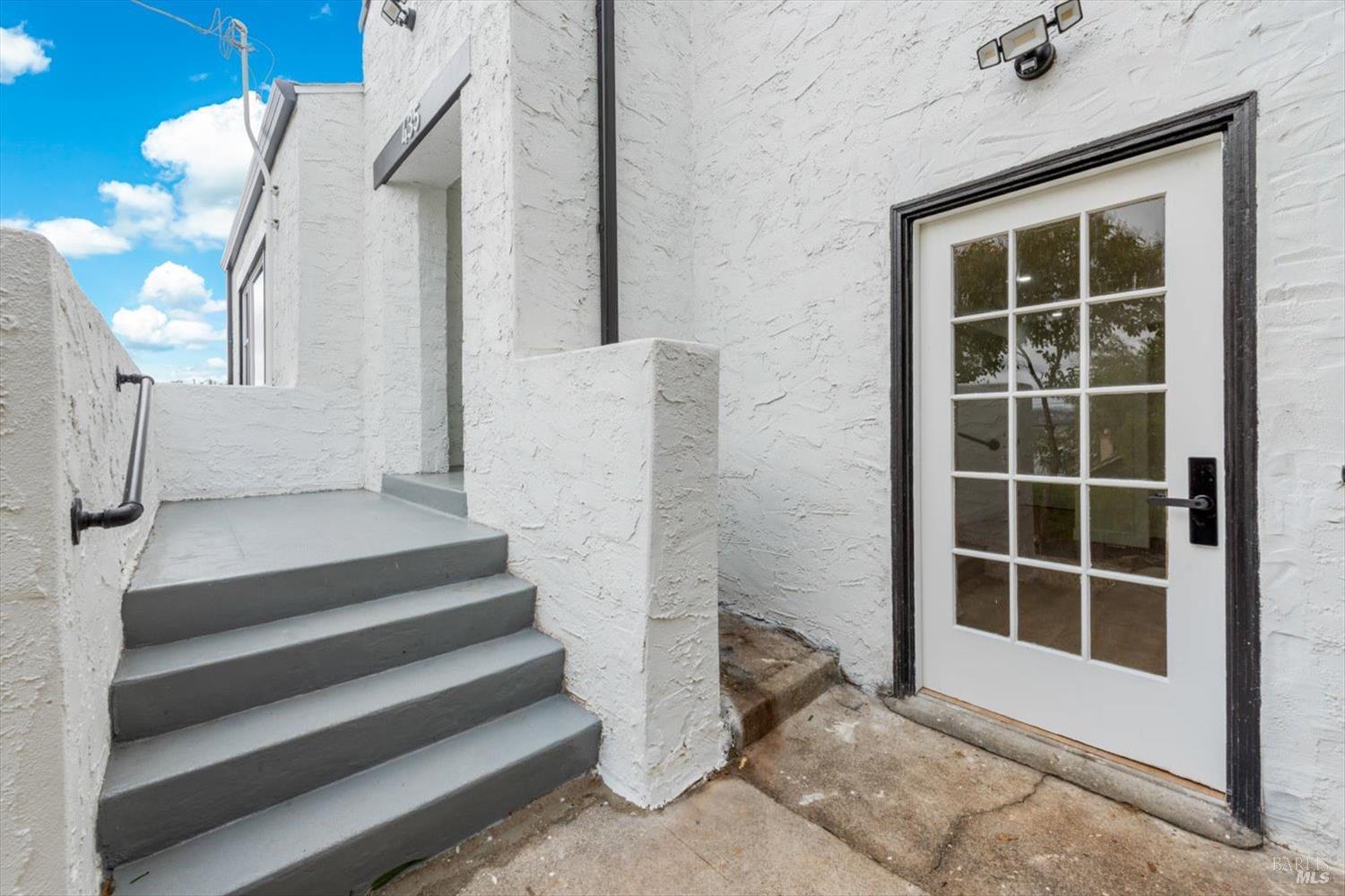 Detail Gallery Image 4 of 42 For 435 Alhambra St, Crockett,  CA 94525 - 3 Beds | 2 Baths