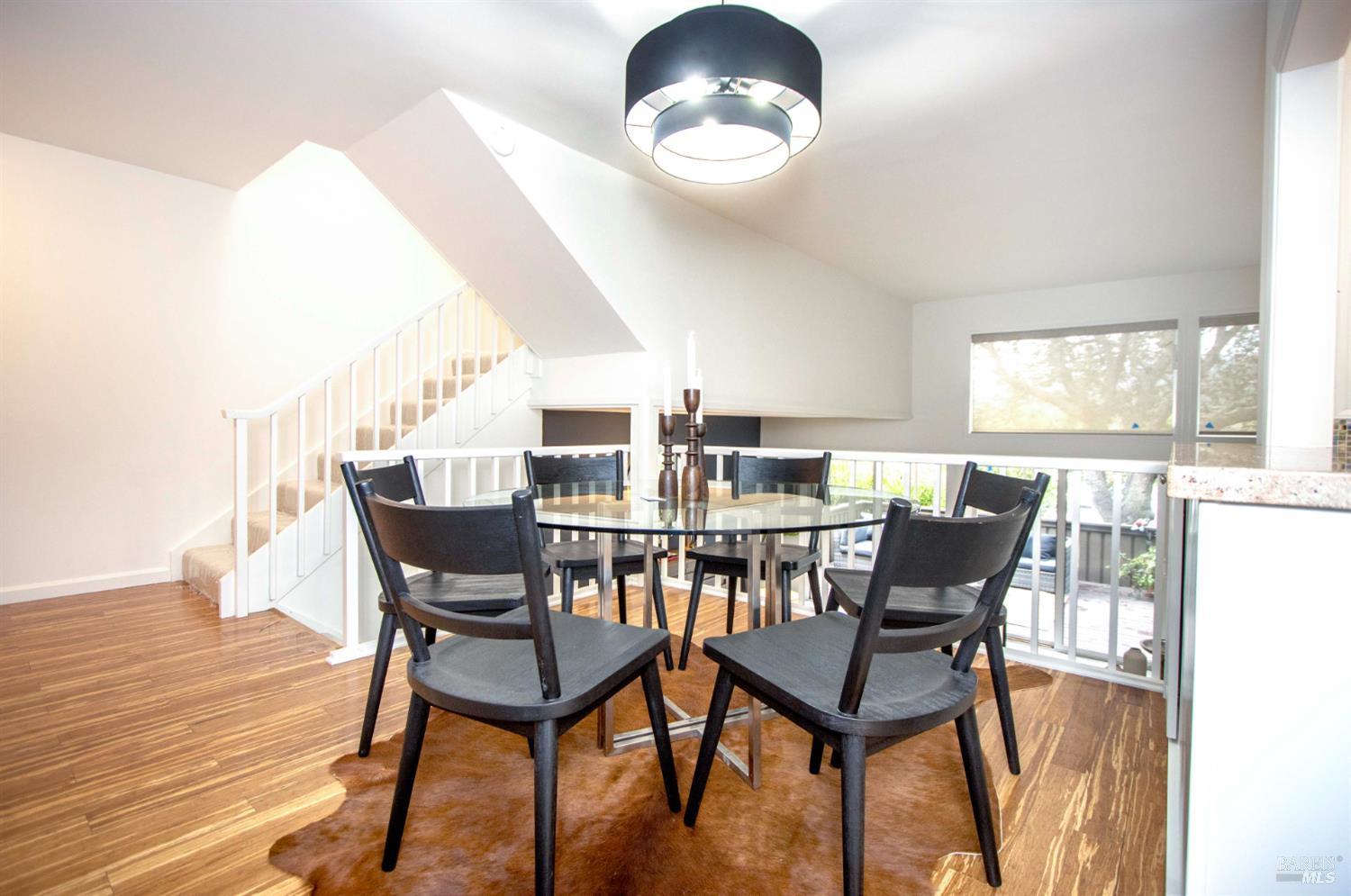 Detail Gallery Image 15 of 46 For 235 Knollwood Dr, San Rafael,  CA 94901 - 3 Beds | 2/1 Baths