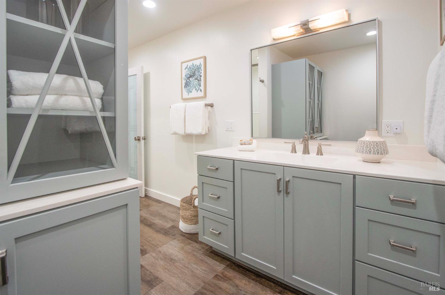 Detail Gallery Image 29 of 46 For 235 Knollwood Dr, San Rafael,  CA 94901 - 3 Beds | 2/1 Baths