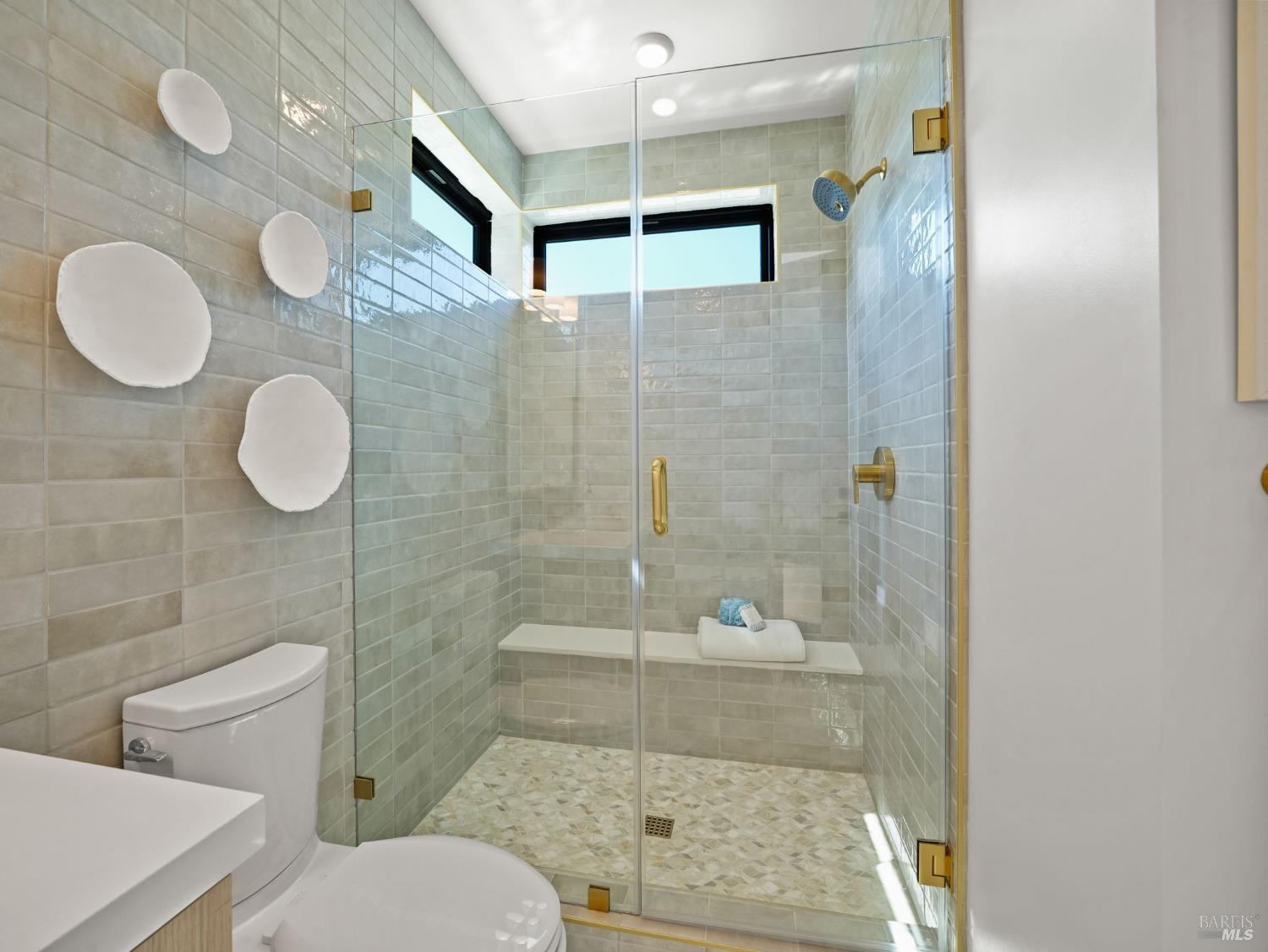 Detail Gallery Image 20 of 49 For 23 Erin Dr, San Rafael,  CA 94903 - 4 Beds | 4/1 Baths