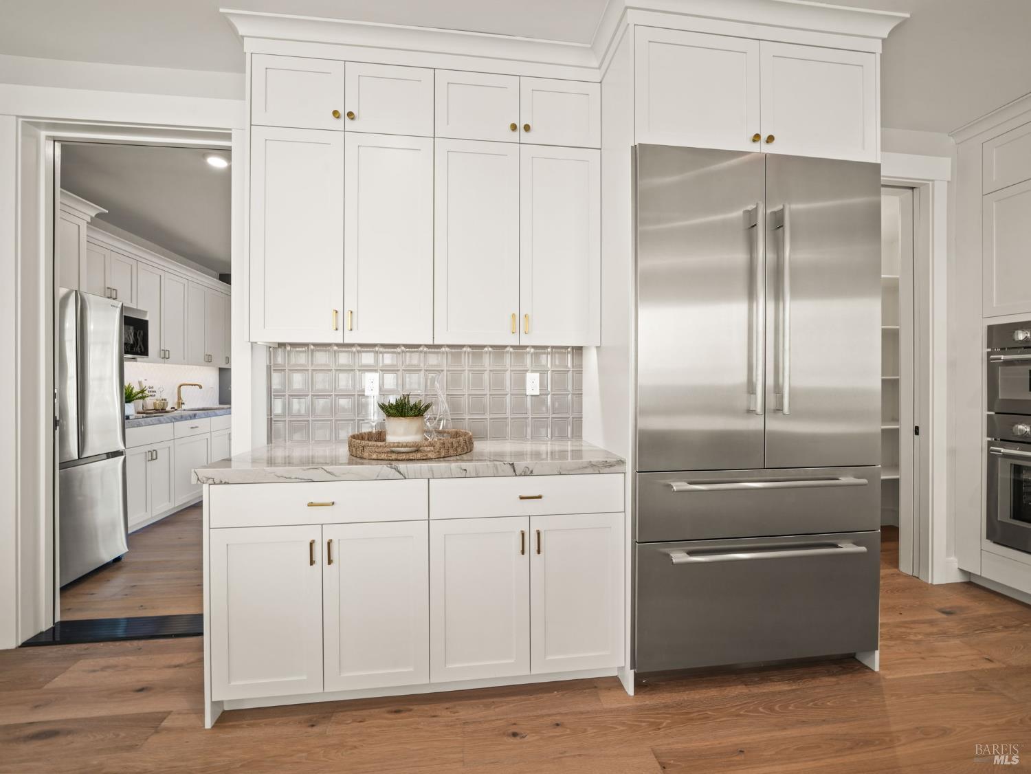 Detail Gallery Image 12 of 53 For 110 Erin Ct, San Rafael,  CA 94903 - 4 Beds | 4/1 Baths