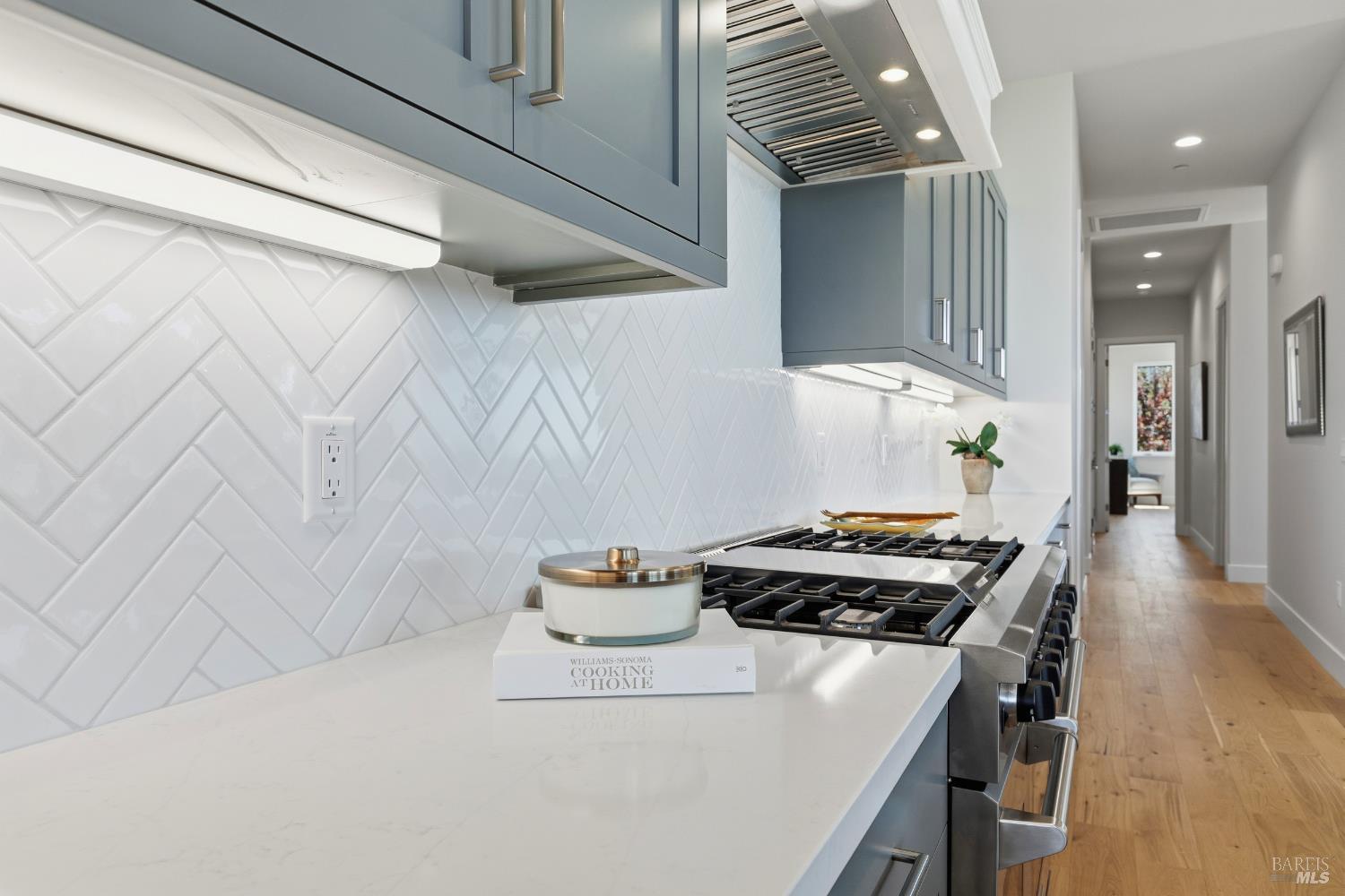 Detail Gallery Image 17 of 48 For 3945 Parker Hill Rd, Santa Rosa,  CA 95404 - 4 Beds | 4/1 Baths