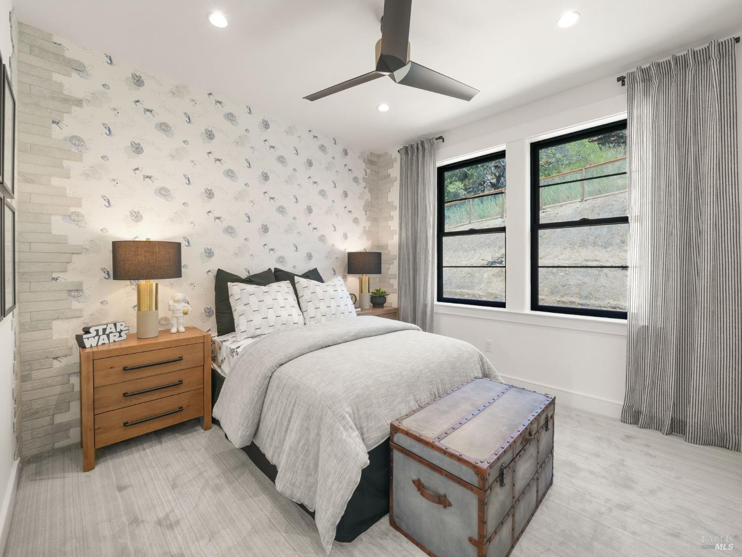 Detail Gallery Image 26 of 49 For 23 Erin Dr, San Rafael,  CA 94903 - 4 Beds | 4/1 Baths