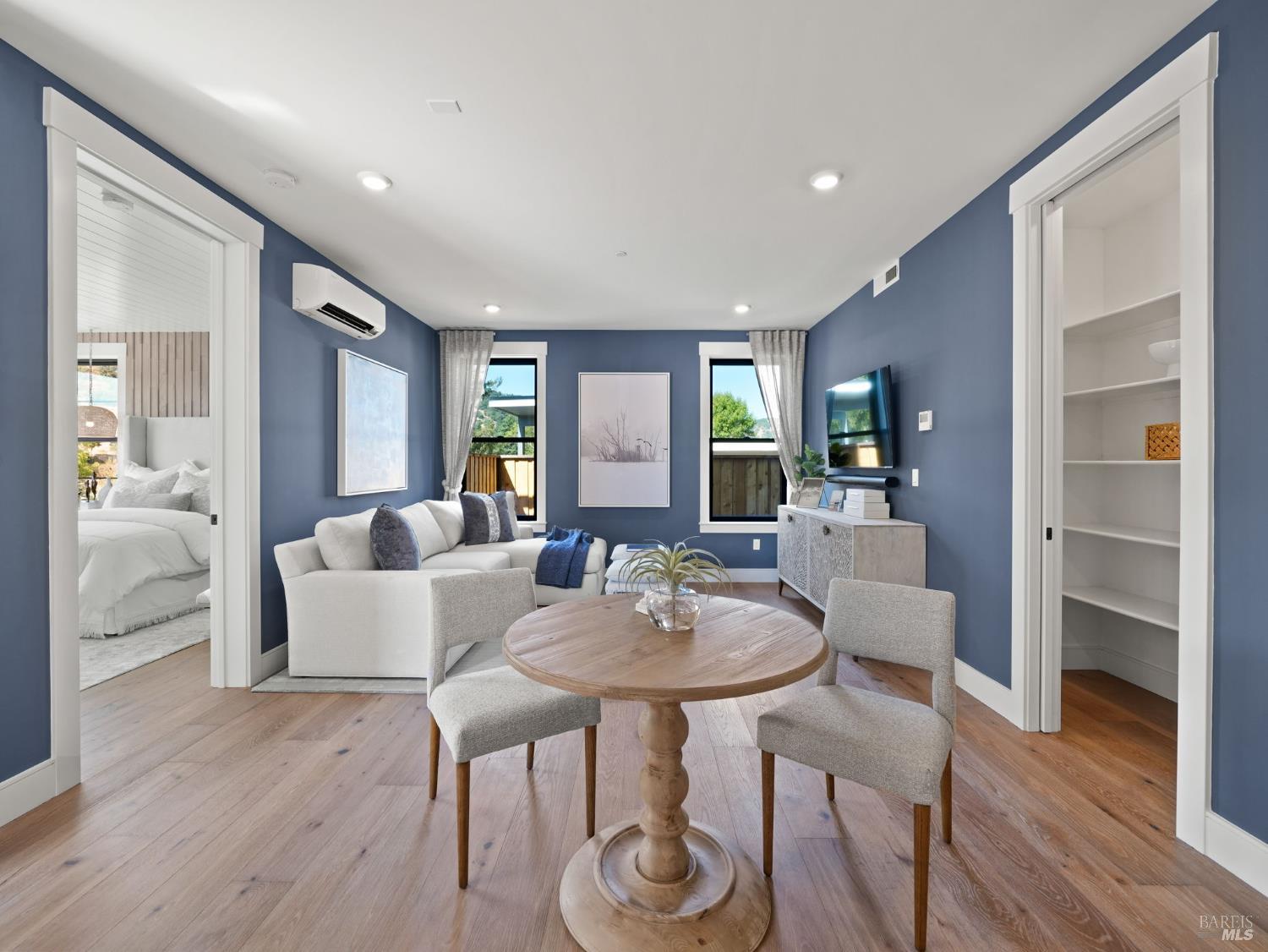 Detail Gallery Image 34 of 53 For 110 Erin Ct, San Rafael,  CA 94903 - 4 Beds | 4/1 Baths